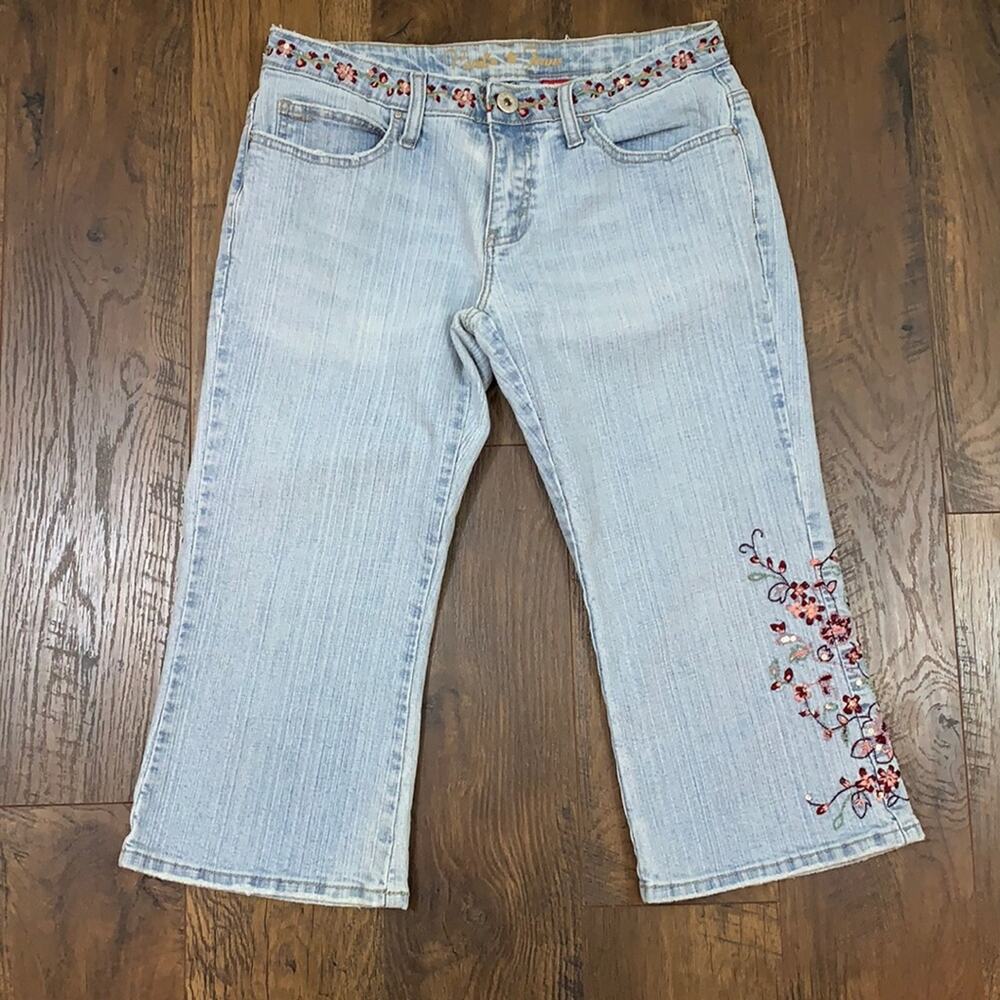 Vintage Y2K Vanilla Embroidered Light Wash Capris